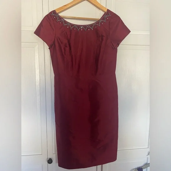 Talbots size 6 maroon beaded fitted silk sheath cocktail dress Burgundy Talbots size 6 maroon beaded fitted silk sheath cocktail dress Burgundy